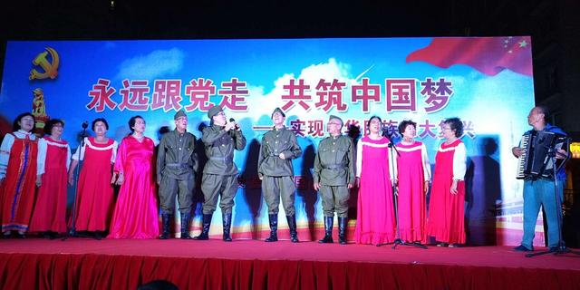 兴工街道 宏发社区党委举办“永远跟党走，共筑中国梦”庆十一演出