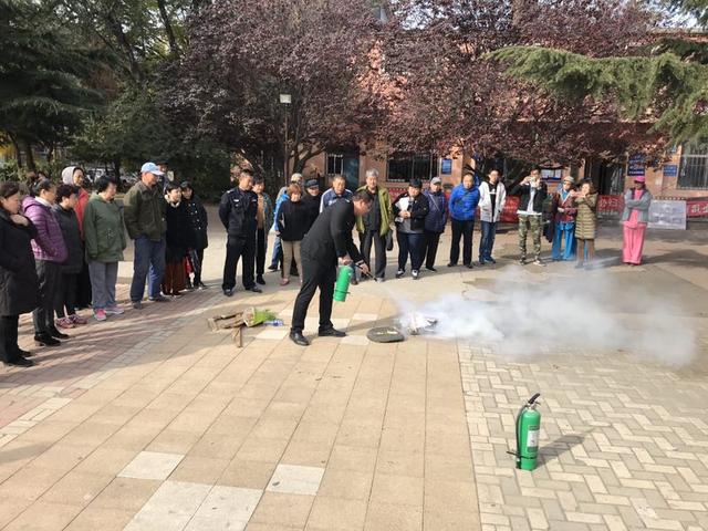 兴工街道兴社社区联合久安消防大队开展消防安全知识培训演练活动