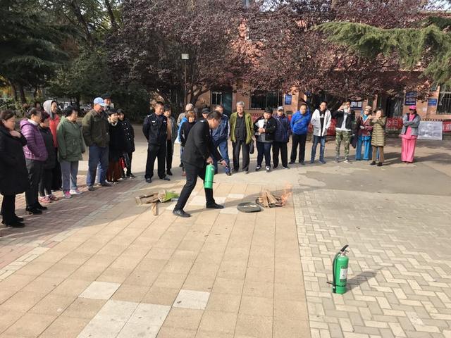 兴工街道兴社社区联合久安消防大队开展消防安全知识培训演练活动