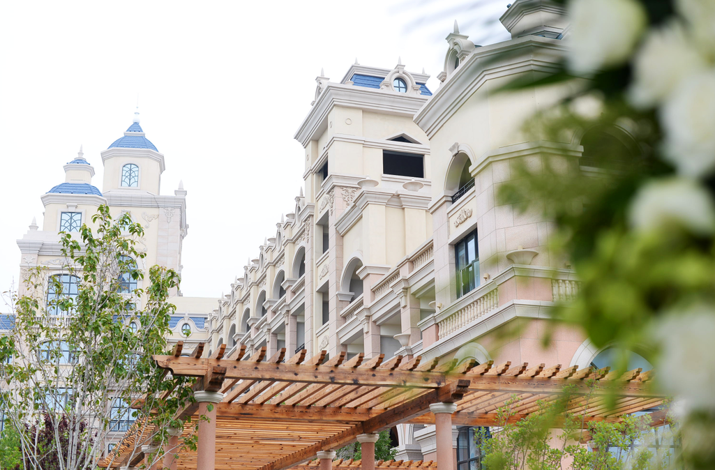 大连金石滩鲁能希尔顿度假酒店，今天正式开业，面向全球接受预定！