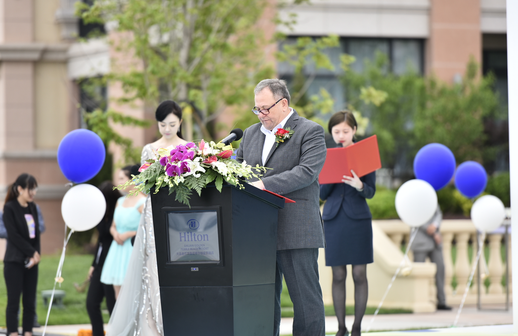 大连金石滩鲁能希尔顿度假酒店，今天正式开业，面向全球接受预定！