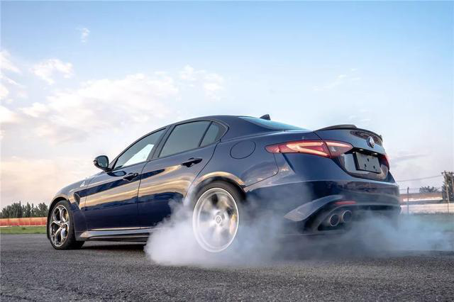 阿尔法罗密欧-1分15秒刷新北京金港最快圈速记录