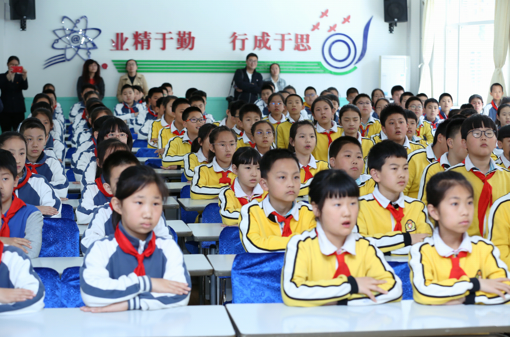 甘井子区椒金山街道 民兵志愿行 国防教育进校园