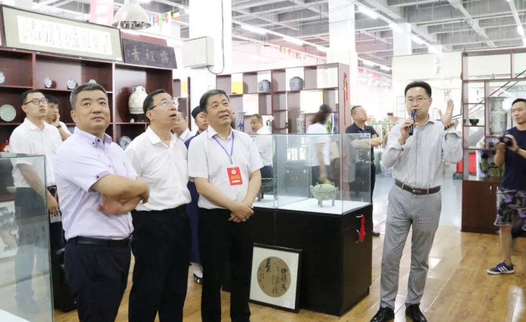 大连市甘井子区党政班子成员、市区政协委员莅临环嘉集团参观指导