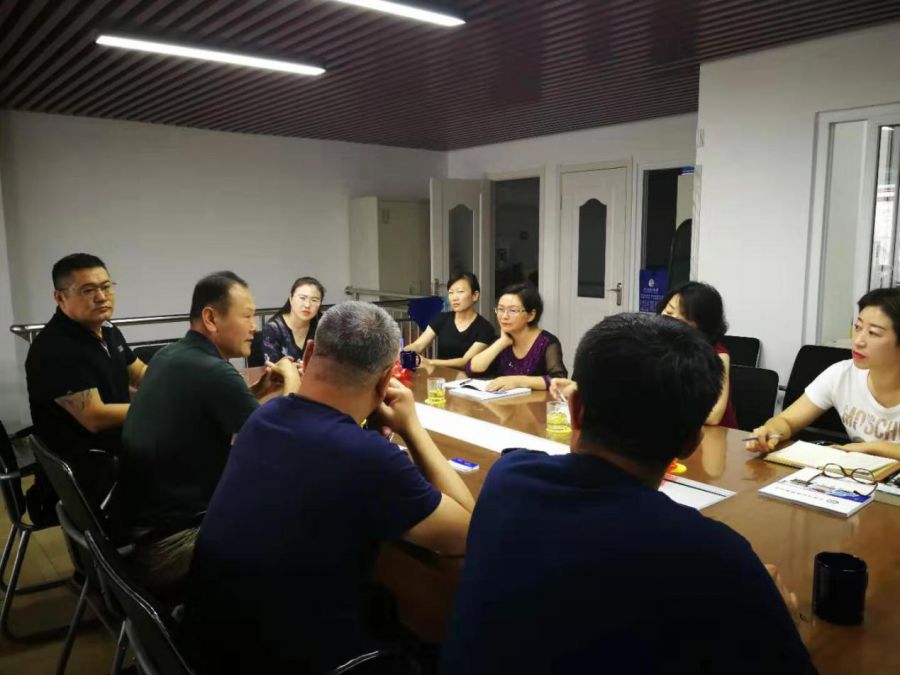 大连市五金机电行业协会举行媒体座谈会