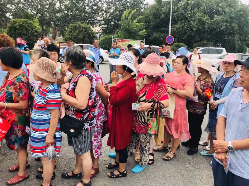 大连湾街道 后盐村首个有害垃圾收集日 拉开垃圾分类序幕