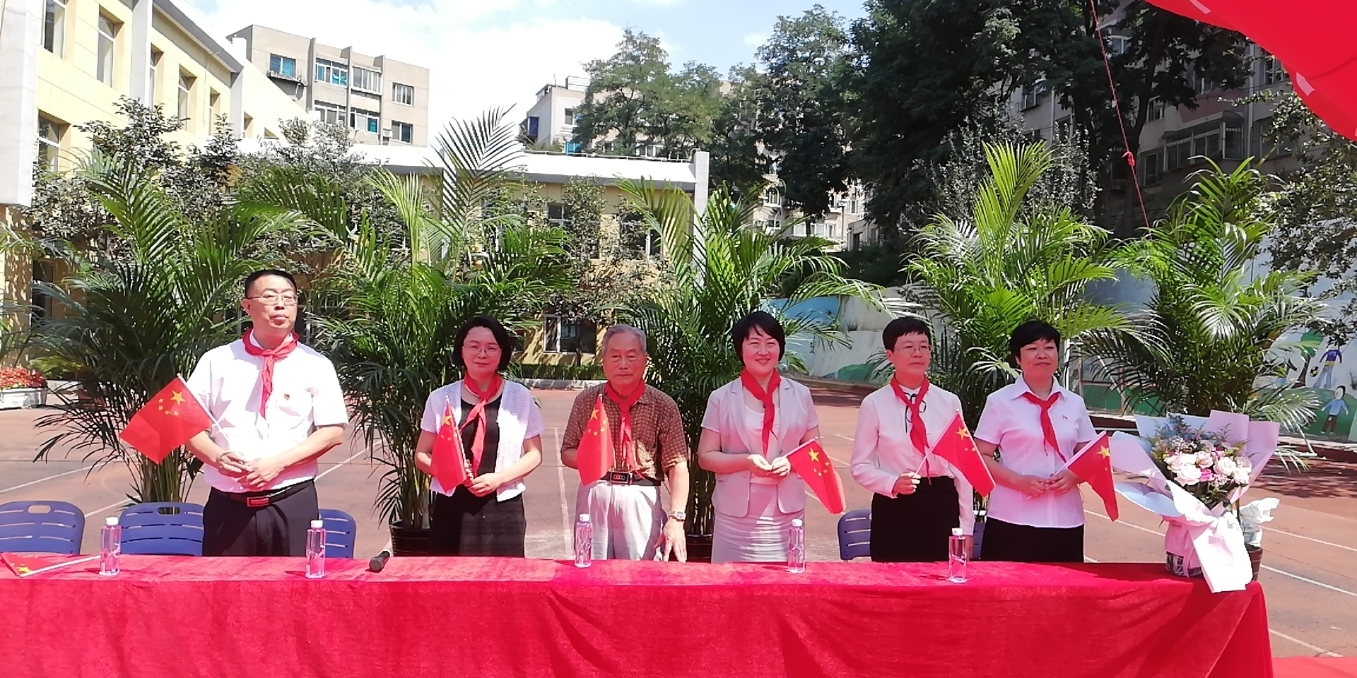 大连市甘井子区六一小学举行“共和国之恋”主题系列活动